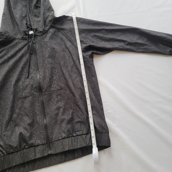 DKNY Snakeskin Print Tracksuit Set - size S - Picture 8 of 15